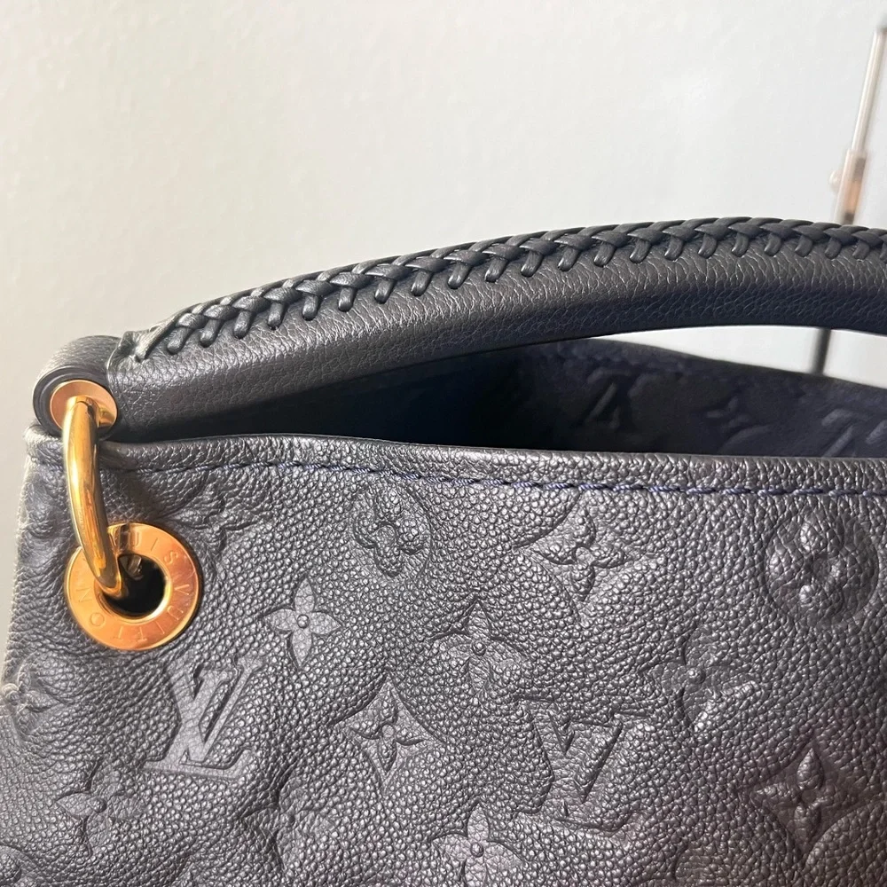 SOLD-Authentic Louis Vuitton Artsy MM Mng Empreinte Infini (Navy) - Picture 9 of 16